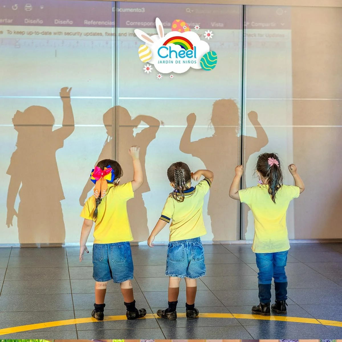 Actividad creativa con sombras en clase de arte preescolar Kínder Cheel